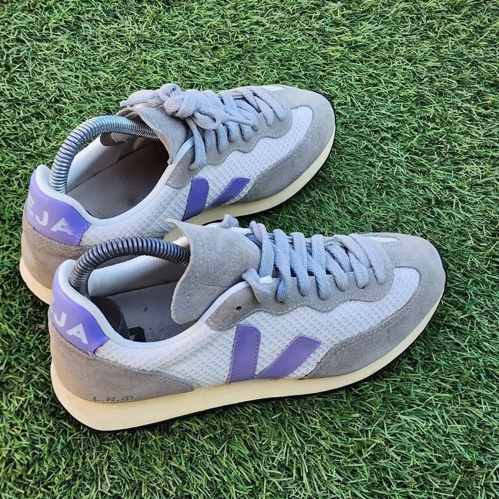 Veja pre owned